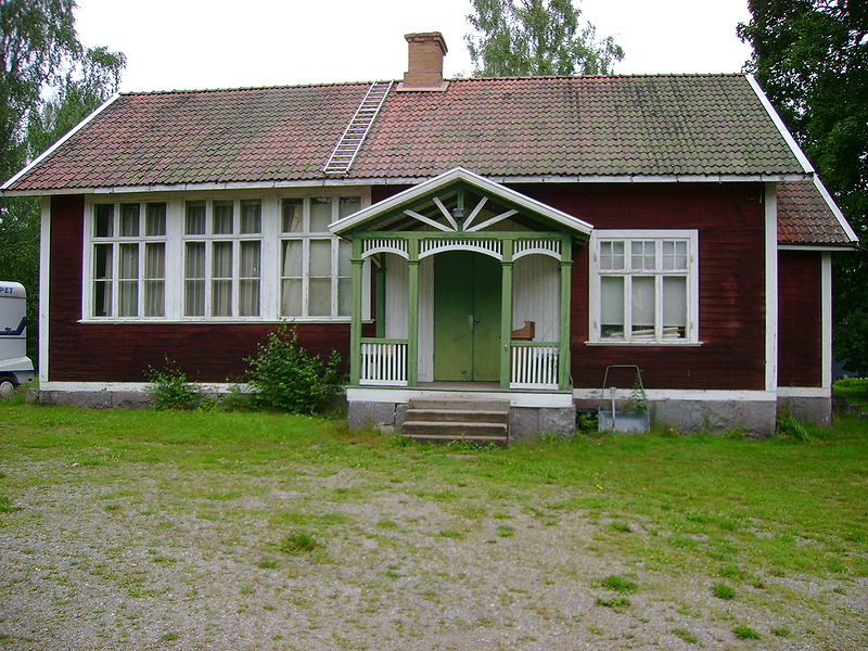 File:Djulö skola.JPG