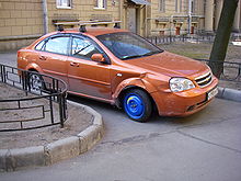 "Donut" type tire on a Chevrolet Lacetti Donut tire.JPG