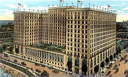 Drake Hotel Chicago carte poștală 1920.jpg