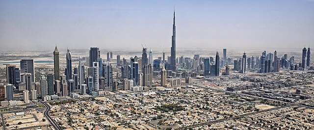 Image: Dubai Skyline mit Burj Khalifa (cropped)