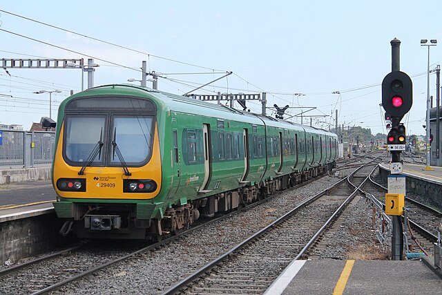 An IE 29000 Class diesel multiple unit on a western commuter service at Dublin Connolly Rail station, Ireland