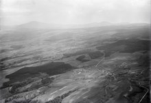 Aerial view from 1200 m by Walter Mittelholzer, Peney-le-Jorat in the foreground (1924) ETH-BIB-Peney-le-Jorat, Villars-Tiercelin, Mont Pelerin v. S. O. aus 1200 m-Inlandfluge-LBS MH01-004189.tif