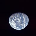 Earth_during_Apollo_11_translunar_coast_AS11-36-5341.jpg