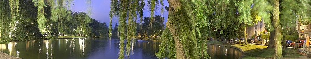 Etangs d'Ixelles vu de la place Flagey.jpg