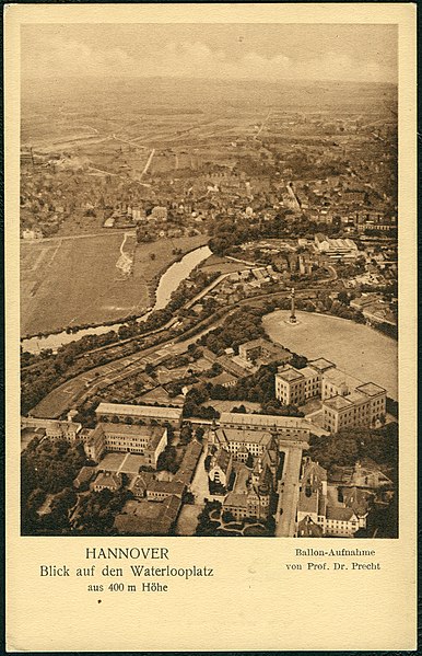 File:F. Astholz jun. AK K 029 Hannover Blick auf den Walterlooplatz aus 400 m Höhe Ballon-Aufnahme von Prof. Dr. Precht, Bildseite.jpg