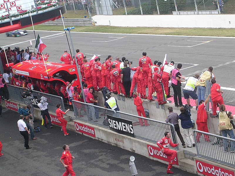 File:Fale F1 Monza 2004 142.jpg