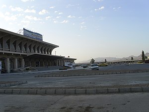 Fervoja stacidomo en Esfahano (Irano) 001.jpg