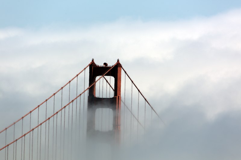 File:Fog rolls across the Golden Gate Bridge, San Francisco, California LCCN2013632480.tif