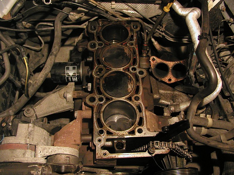 File:Ford-I4DOHC-engblock.jpeg