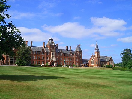 Repton school. Рептон школа в Англии. Колледж Уэллсли США. Усадьба Колдэм-Холл Саффолк. Сан Лауренц колледж Англия.