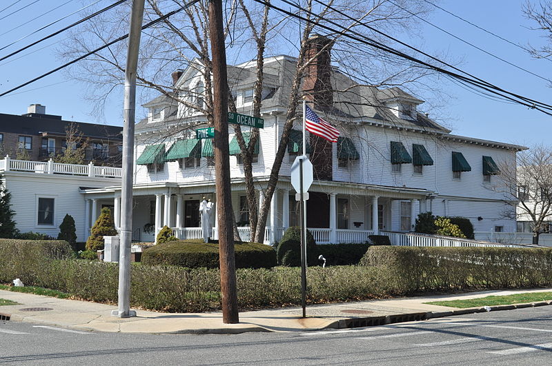 File:Freeport, NY - Hungerford & Clarke Funeral Home.jpg