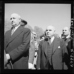 Funeral of President Franklin D. Roosevelt at Hyde Park, New York. - NARA - 520708.jpg