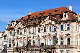 Palacio Kinský (1755-1765) en la plaza de la Ciudad Vieja, obra de K. I. Dientzenhofera y Anselmo Lurago