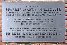 Gedenktafel Thielallee 1 (Dahlem) Martin Niemöller.jpg