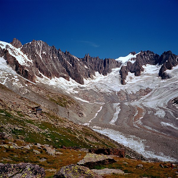 File:Glacier de Talèfre.jpg