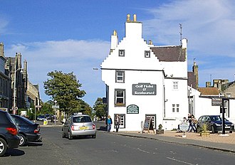 The building's southern elevation Golf Hotel, Crail - geograph.org.uk - 563630.jpg