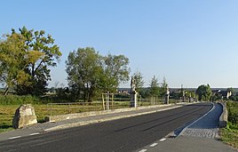 Nikolaibrücke, behind it Grasmannsdorf