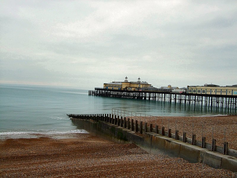 File:Groyne near Hastings Pier - geograph.org.uk - 1751089.jpg