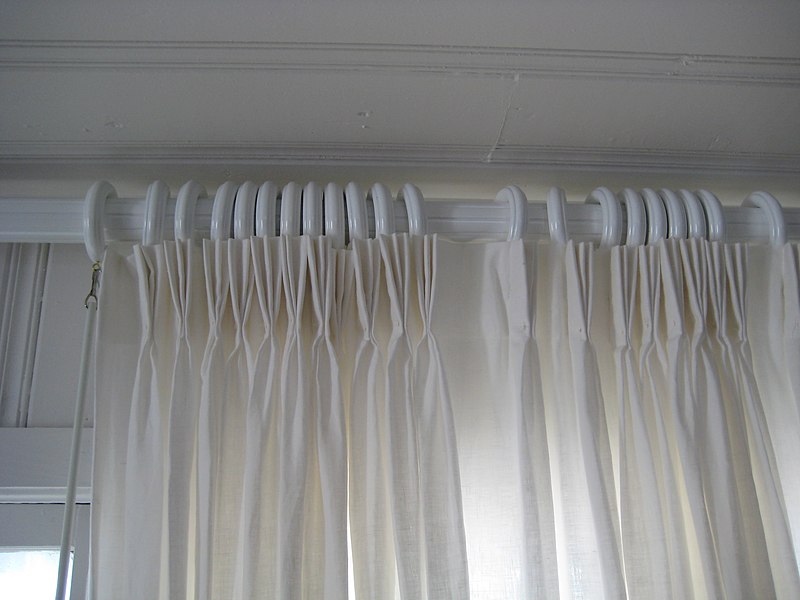 File:Hanky Linen Sheer Curtains with pleats and rings.jpg