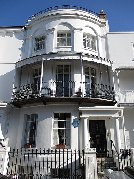 File:Harold Pinter's home, Worthing.jpg