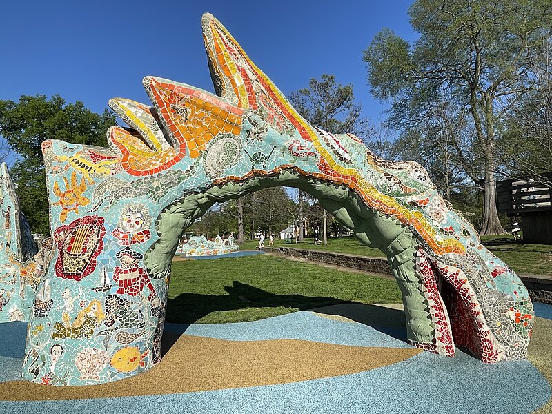 File:Head of "Sea Serpent" Sculpture in Fannie Mae Dees ("Dragon") Park in Nashville, TN.jpg