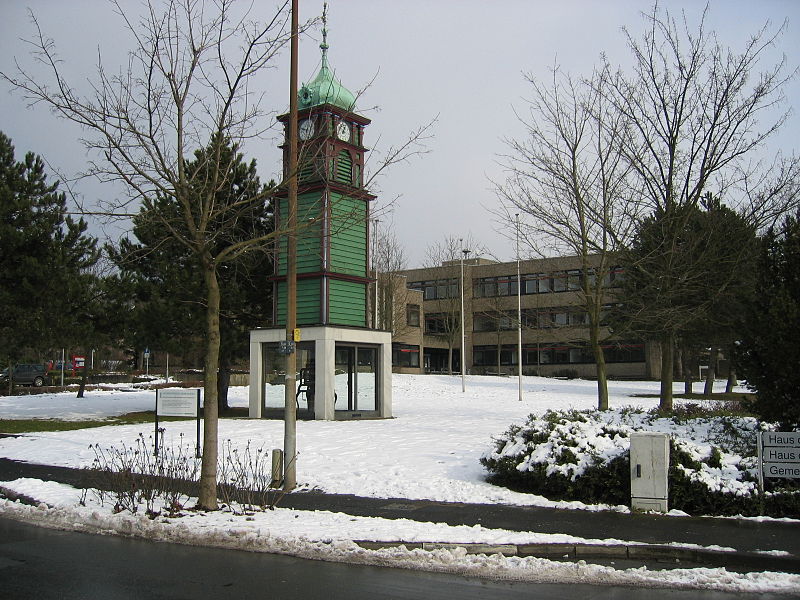 File:Hiddenhausener Rathaus.jpg