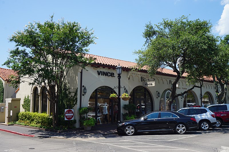 File:Highland Park July 2016 05 (Highland Park Village).jpg