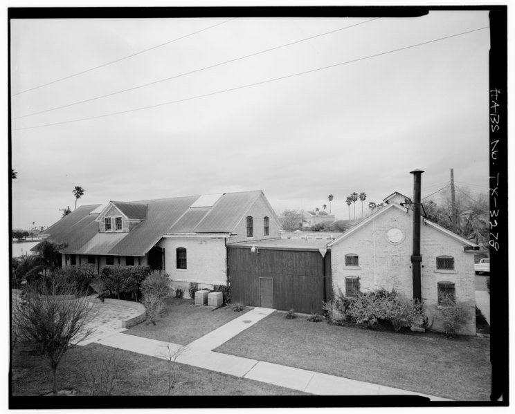 File:Historic American Buildings Survey, Bill Engdahl for Hedrich-Blessing, Photographers, February, 1979 VIEW FROM SOUTH. - Fort Brown, Commissary and Guard House, May Street and HABS TEX,31-BROWN,10A-2.tif