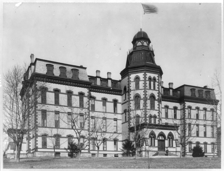 File:Howard Univ., Washington, D.C., ca. 1900 - main building, exterior LCCN2001705789.tif