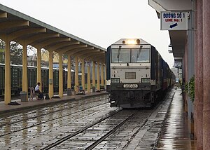 Hue Stasiun Kereta Api (12173532004).jpg