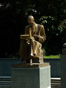 Statua di Montanelli a Milano