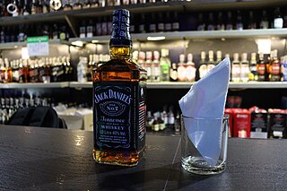 File:Jack Daniels. Double Jack Cola.jpg - Wikipedia