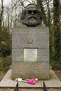 Monumento en la tumba de Marx