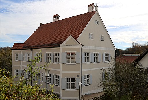 Kaspar-Ett-Str. 10 Pfarrhaus Eresing-1