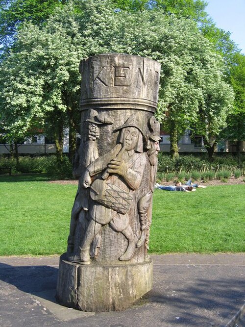 Wood carving of Kempe in Chapelfield Gardens, Norwich