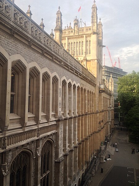 450px-King's_College_London_Maughan_Library1.jpg (450×600)