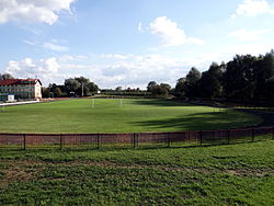 Polski: Stadion Klubu Sportowego Rotunda w Krzeszowie, w powiecie niżańskim