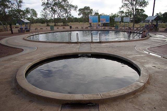 Bathing thermes in artesian bore water