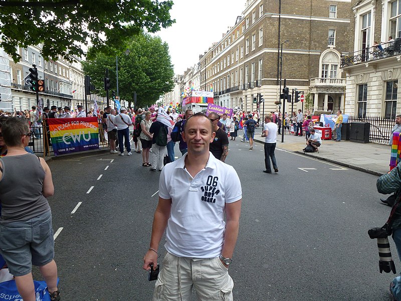 File:London Pride 2011 (5893789709).jpg