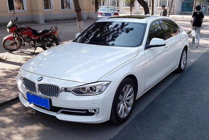 File:Long-wheelbase BMW 3 Series (F35), front quarter.jpg