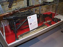 MG 42 with spare barrel unit in an opened Laufschutzer container Memorial du Souvenir 22.JPG