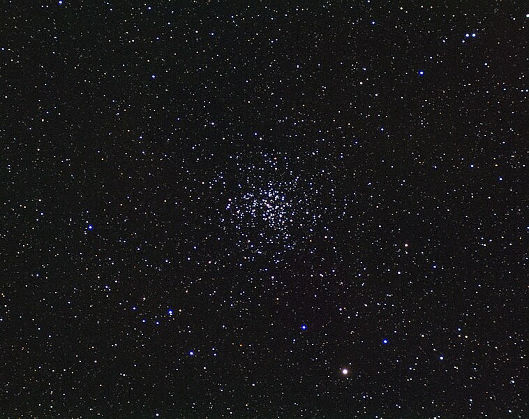 M37-Cụm sao mở trong chòm Ngự Phu - 758px M37a / Thiên văn học Đà Nẵng