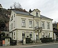 Wohnhaus in offener Bebauung