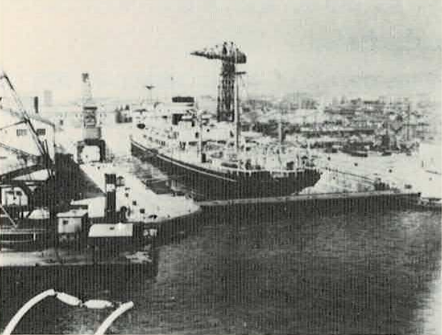 File:MHI Kobe Shipyard & Machinery Works dry dock in 1946.png 