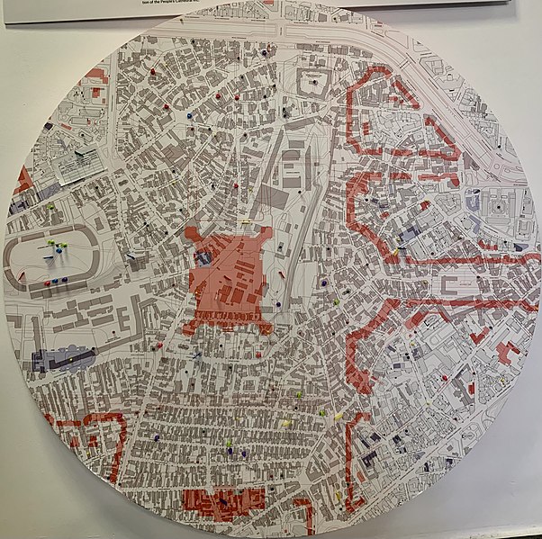 File:Map of the Uranus area of Bucharest, highlighting with red the spaces built during the Ceaușescu period, on display during an exhibition in the Bucharest City Hall (01).jpg