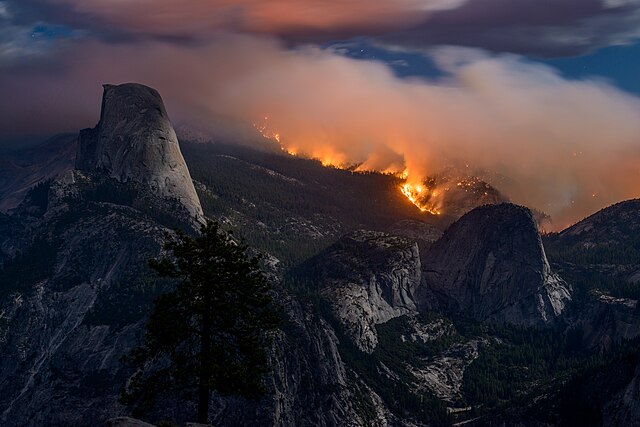 File:Meadow_Fire,_Yosemite_National_Park,_Sept_7_2014.jpg