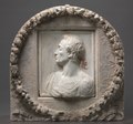 Punase värvi jäljed marmorreljeefil on boolus. Julius Caesar. Mino da Fiesole, 1455–1460. Cleveland Museum of Art