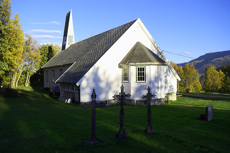 Fil:Mjelde kirkested Kvaløya 3.jpg