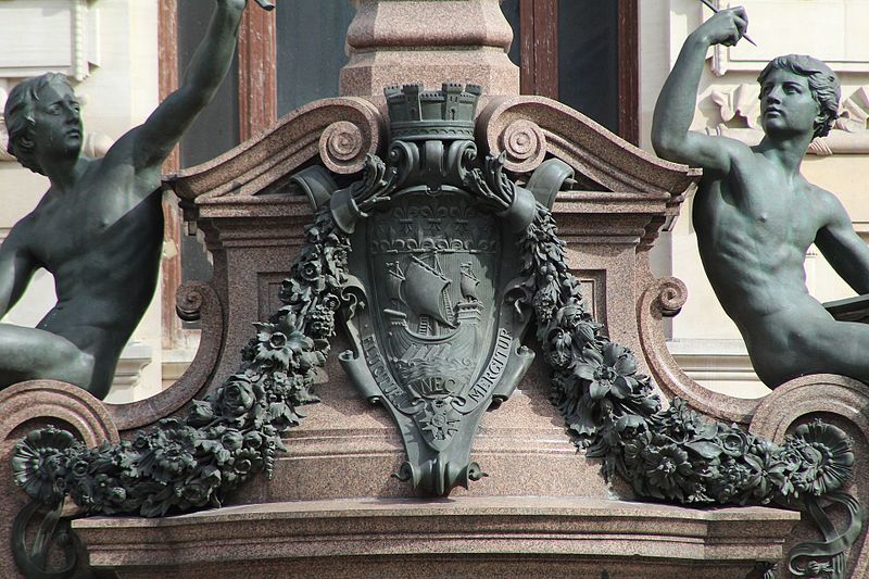 File:Monument Charles Garnier Palais Garnier Paris 7.jpg