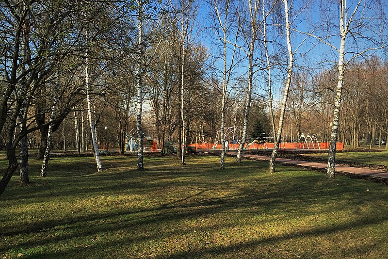 File:Moscow, Leonovo Park (30308009414).jpg